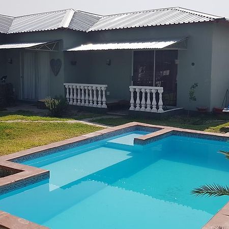 Villa Graf Ongwediva Exterior foto
